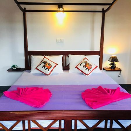 Sanjula Apartments Hikkaduwa Luaran gambar